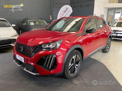 Usata Peugeot 2008 Allure 102 CV (75 kW) 2024 Rosso SUV