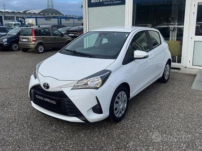 Usata Toyota Yaris Active 72 CV (52 kW) 2019 Bianco Berlina