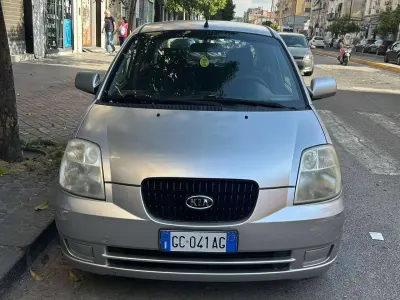 Usata Kia Picanto LX 60 CV (44 kW) 2007 Argento Utilitaria