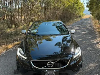 Usata Volvo V40 R-Design 120 CV (88 kW) 2017 Utilitaria