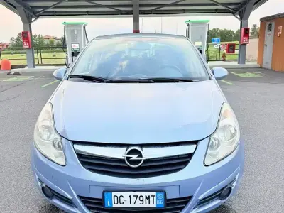 Usata Opel Corsa Cosmo 80 CV (58 kW) 2007 Blu Utilitaria