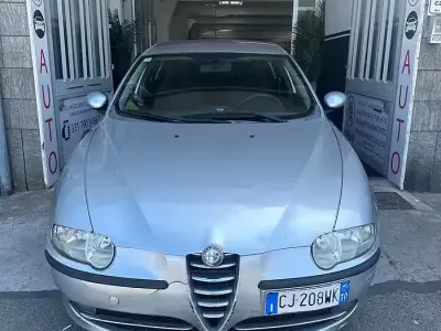 Usata Alfa Romeo 147 105 CV (77 kW) 2003 Grigio Utilitaria