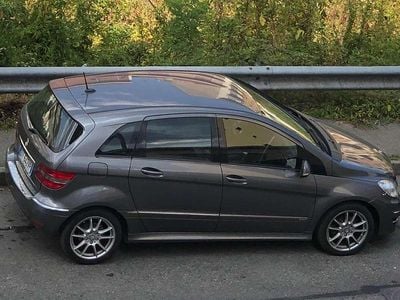 Käytetty Mercedes B180 116 HP (85 kW) 2009 Harmaa Tila-auto