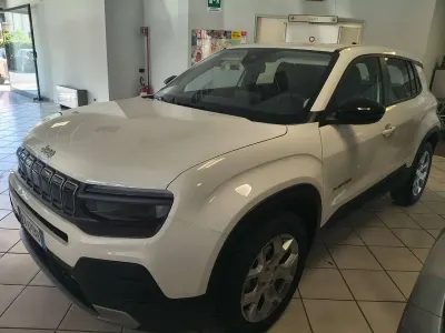 Usata Jeep Avenger Longitude 101 CV (74 kW) 2024 Bianco SUV