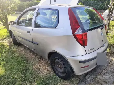 Usata Fiat Punto 60 CV (44 kW) 2005 Grigio Utilitaria