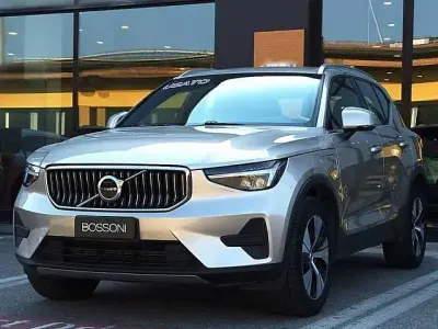 Usata Volvo XC40 192 CV (141 kW) 2023 Grigio SUV