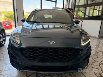 Usata Ford Kuga ST-Line 120 CV (88 kW) 2022 Blu SUV