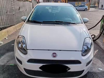 Usata Fiat Grande Punto 65 CV (47 kW) 2013 Bianco Utilitaria