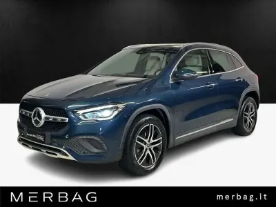 Usata Mercedes GLA200 150 CV (110 kW) 2022 Blu denim SUV