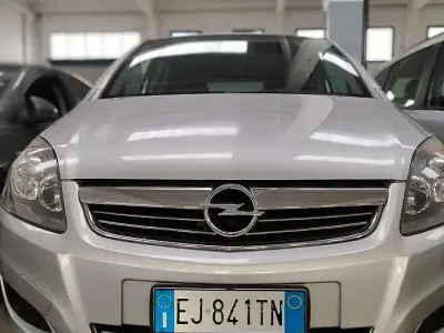Usata Opel Zafira Family 150 CV (110 kW) 2011 Monovolume