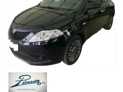 Usata Lancia Ypsilon Platinum 69 CV (50 kW) 2016 Nero Utilitaria