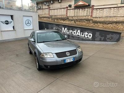 Usata VW Passat Highline 130 CV (95 kW) 2003 Grigio Berlina