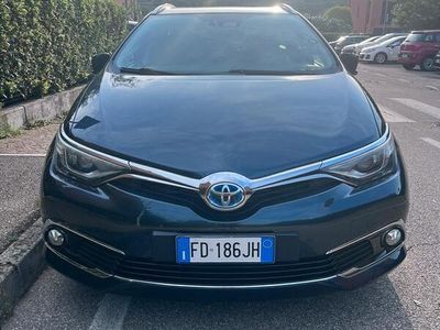 Toyota Auris Hybrid