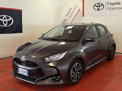 Usata Toyota Yaris Hybrid Trend 92 CV (67 kW) 2022 Grigio Berlina