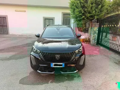Usata Peugeot 2008 Active 102 CV (75 kW) 2024 Nero SUV