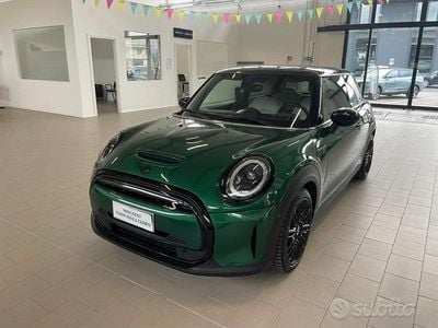 Usata Mini Cooper SE 74 kW (101 CV) 2022 British racing green iv Utilitaria