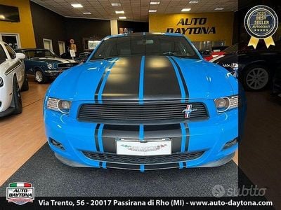 Usata Ford Mustang Fastback 309 CV (227 kW) 2011 Azzurro grabber blue Coupé