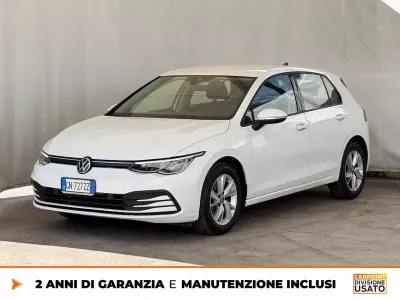Begagnad VW Golf VIII Trendline 90 HK (66 kW) 2022 Vit Sedan