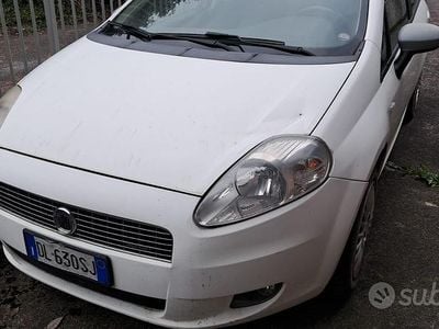 Usata Fiat Grande Punto 75 CV (55 kW) 2007 Bianco Utilitaria