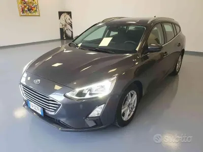 Usata Ford Focus 120 CV (88 kW) 2019 Grigio Station wagon