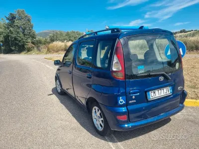 Usata Toyota Yaris Verso 75 CV (55 kW) 2004 Blu Monovolume