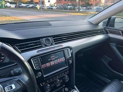 Usata VW Passat Highline 150 CV (110 kW) 2016 Grigio Station wagon