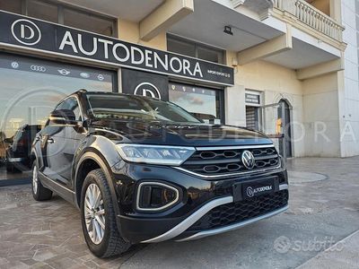 Usata VW T-Roc Life 116 CV (85 kW) 2022 Nero SUV
