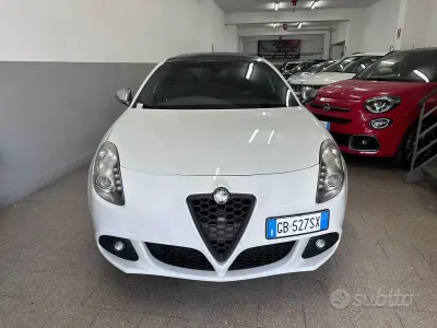 Usata Alfa Romeo Giulietta Exclusive 170 CV (125 kW) 2013 Bianco Utilitaria