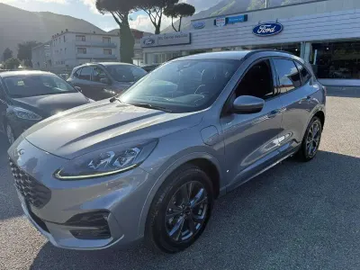 Usata Ford Kuga ST-Line X 152 CV (111 kW) 2023 Solar silver SUV