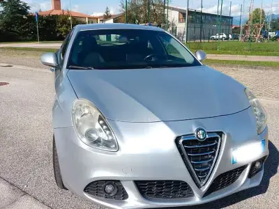 Usata Alfa Romeo Giulietta 170 CV (125 kW) 2012 Grigio Utilitaria