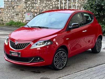 Usata Lancia Ypsilon Gold 69 CV (50 kW) 2023 Rosso Utilitaria