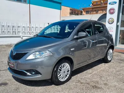 Usata Lancia Ypsilon S 69 CV (50 kW) 2018 Grigio Utilitaria