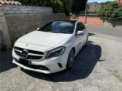 Usata Mercedes A200 136 CV (100 kW) 2019 Bianco Monovolume