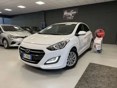 Usata Hyundai i30 Comfort 101 CV (74 kW) 2016 Bianco Berlina