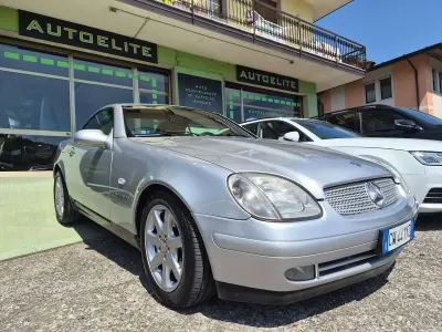 Usata Mercedes SLK200 192 CV (141 kW) 1998 Argento Cabrio