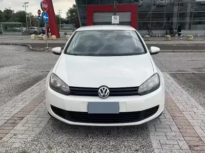 Usata VW Golf VI 80 CV (58 kW) 2011 Bianco Utilitaria