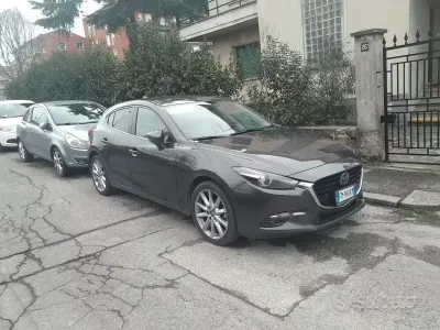 Usata Mazda 3 Exceed 105 CV (77 kW) 2018 Grigio Berlina