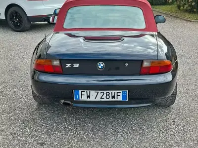 Begagnad BMW 325 Cabriolet 150 HK (110 kW) 1994 Svart Cab