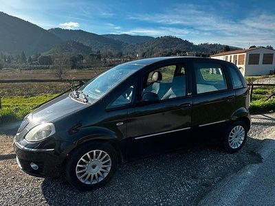 Usata Lancia Musa 95 CV (69 kW) 2011 Marrone Monovolume