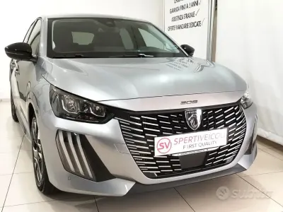 Usata Peugeot 208 Allure 101 CV (74 kW) 2025 Grigio Utilitaria