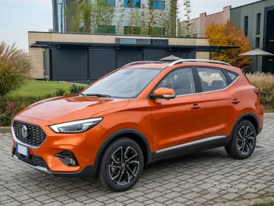 Usata MG ZS Luxury 106 CV (77 kW) 2023 Rosso SUV