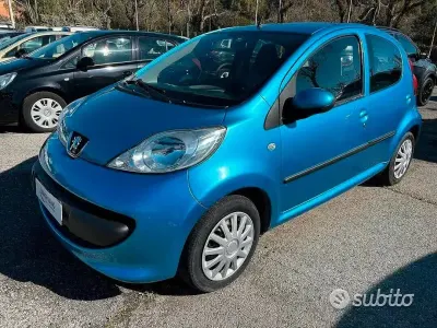 Usata Peugeot 107 68 CV (50 kW) 2008 Blu Utilitaria