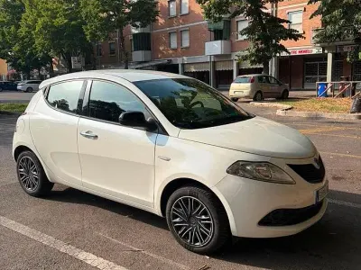 Usata Lancia Ypsilon 2019 Bianco