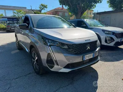 Usata Peugeot 3008 Allure 131 CV (96 kW) 2023 Grigio SUV