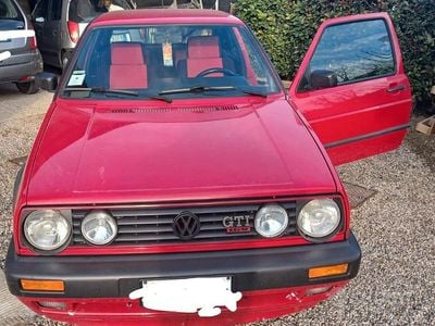 Begagnad VW Golf II GTI 110 HK (80 kW) 1990 Röd Halvkombi