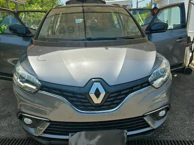 Usata Renault Scénic IV 120 CV (88 kW) 2018 Grigio Monovolume
