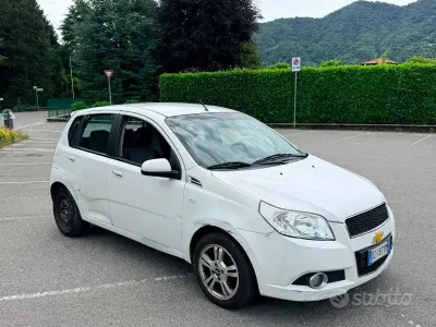 Usata Chevrolet Aveo 82 CV (60 kW) 2010 Bianco Berlina