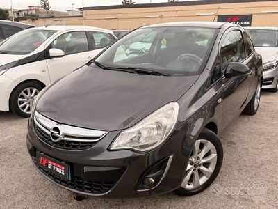 Begagnad Opel Corsa 86 HK (63 kW) 2012 Grå Halvkombi