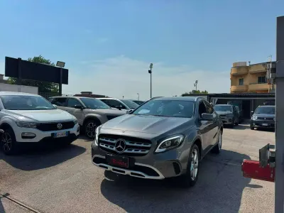 Usata Mercedes GLA200 Premium 136 CV (100 kW) 2019 Grigio SUV