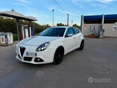 Usata Alfa Romeo Giulietta Distinctive 120 CV (88 kW) 2014 Bianco Utilitaria
